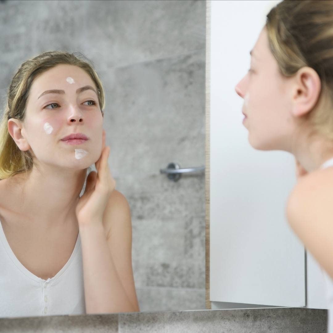 Crema viso bava di lumaca 70%, acido ialuronico, aloe vera, anti-age 50ML, idratante, antiossidante della vitamina E, contrasta invecchiamento cutaneo, arrossamenti