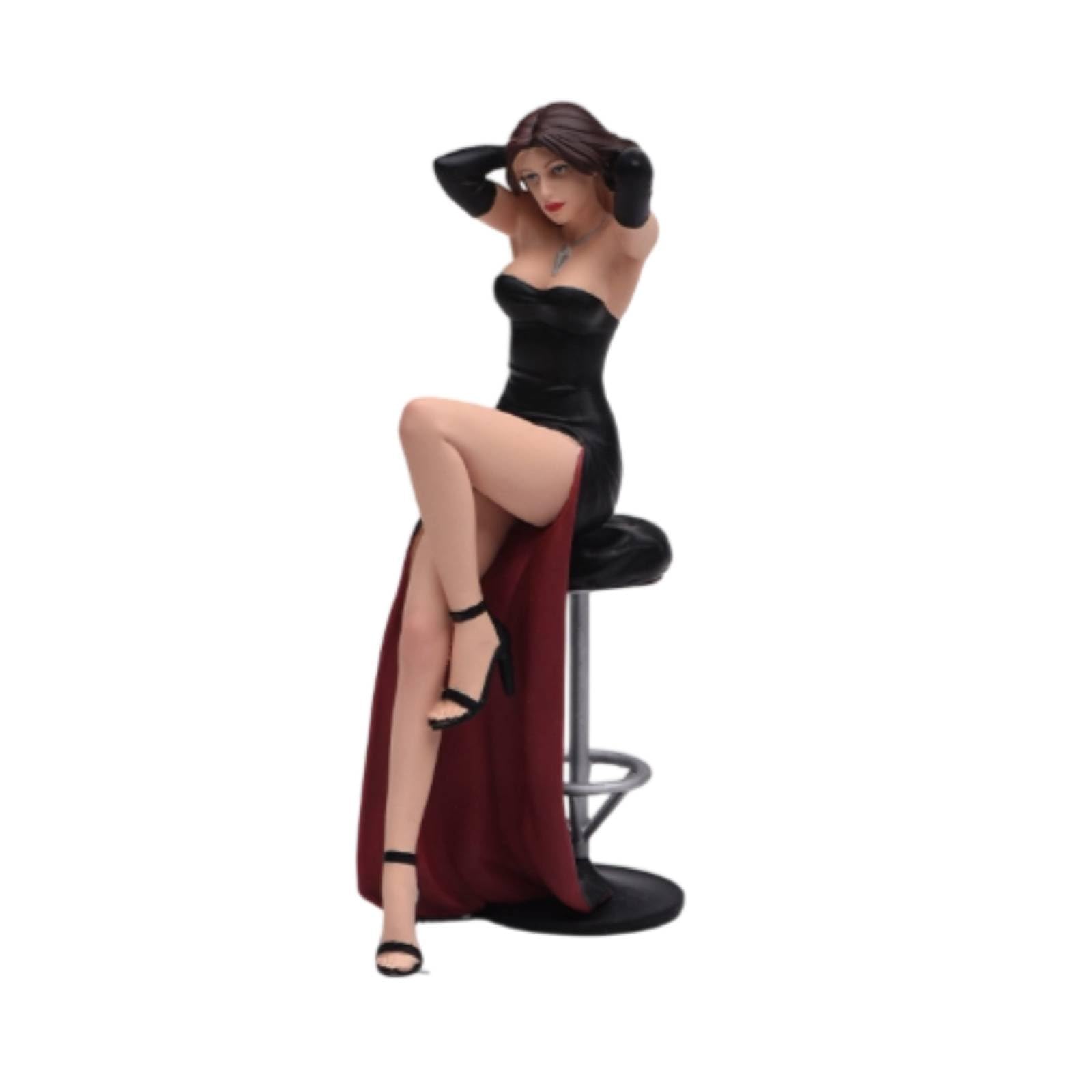 Miniatur Szene Figur Damen Skulptur Figurine Deko Modell aus Harz in Eleganter Sitzpose mit Erhobenen Armen Und Überschlagenem Bein auf Barhocker für, 1/24