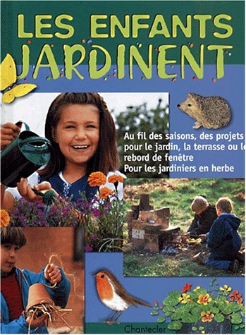 Les enfants jardinent