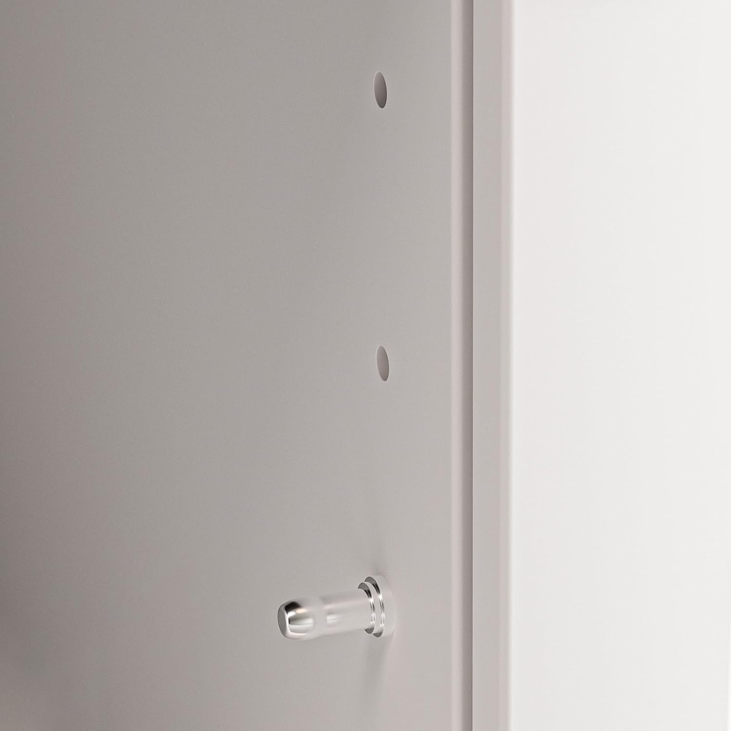 Adjustable shelf pin detail