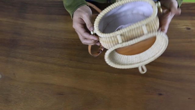 Teng Jin Nantucket Crescent Purse Basket Shoulder Leather Straps