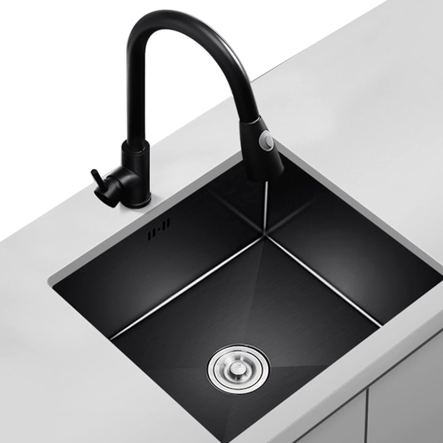 Évier de cuisine simple en acier inoxydable noir 55x45cm avec robinet haut de gamme