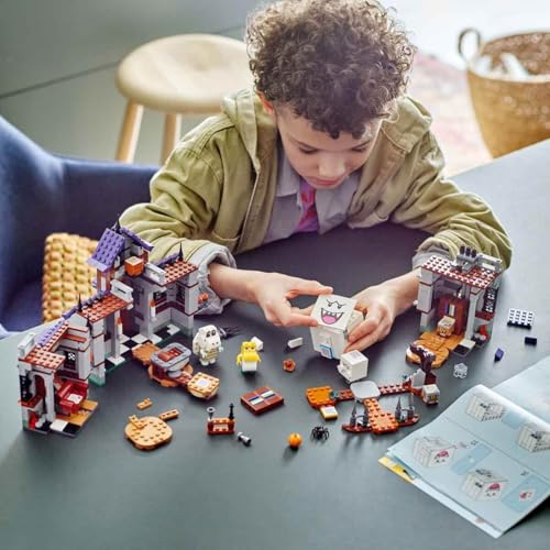 Image of LEGO Super Mario Haunted Villa of King Boo, Building Toy House with Ghost Characters and Baby Yoshi, Adventure Games for Boys and Girls from 8 Years, Nintendo Collectible Gift 71436