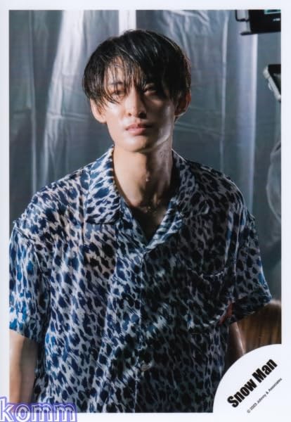 Man 向井康二 公式写真 Amazon.co.jp: Snow Man 公式 生 写真（向井康二）SM02551 : おもちゃ