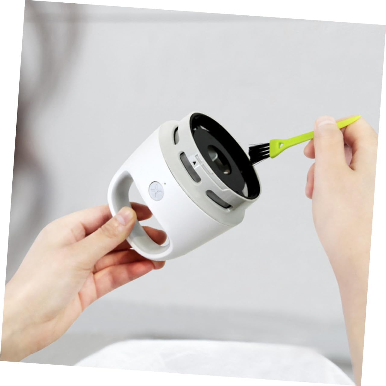 Portable Desktop Vacuum Cleaner USB Charging for Dust Paper Pet Hair Lightweight Desk Cleaner Dust Brush for Laptop Office Clean