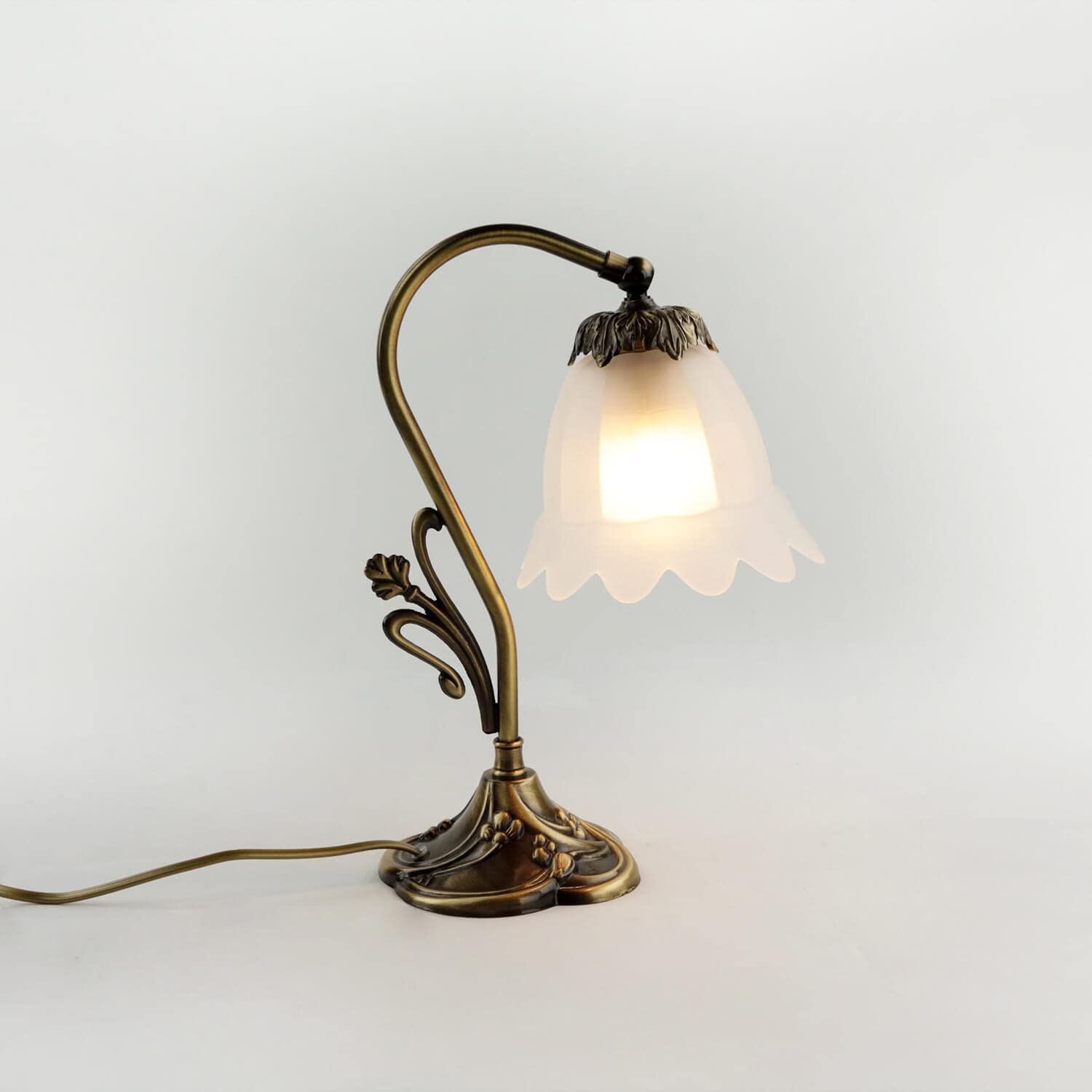 Lampada da tavolo premium ottone vetro bianco bronzato camera da letto alta 32 cm E14 max 40W lampada da tavolo floreale floreale a basso abbagliamento soggiorno