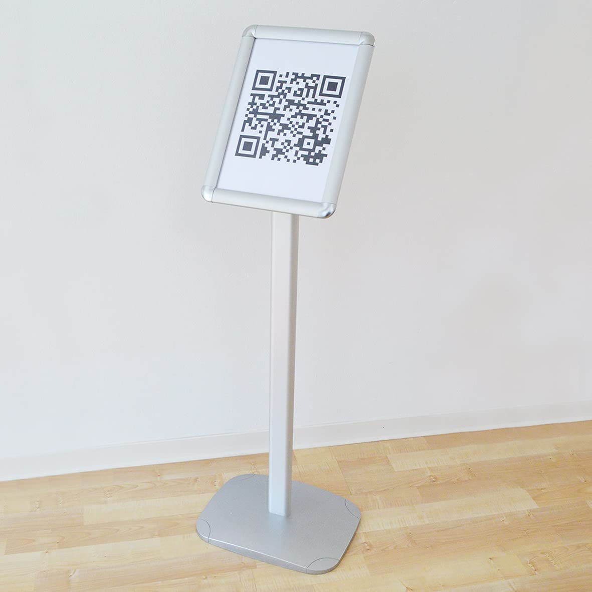 Supporto per informazioni DIN A4, ad esempio per app di codice QR Luka, regolabile in verticale o orizzontale, in alluminio