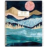 Design dei contenuti: l'agenda mensile di 5 anni copre 60 pagine di calendario mensili + 4 pagine di contatti importanti + 7 pagine di contatti + 5 pagine per password + 27 pagine per note + panoramica annuale 2024-2029 + vacanze + pagina delle informazioni personali.