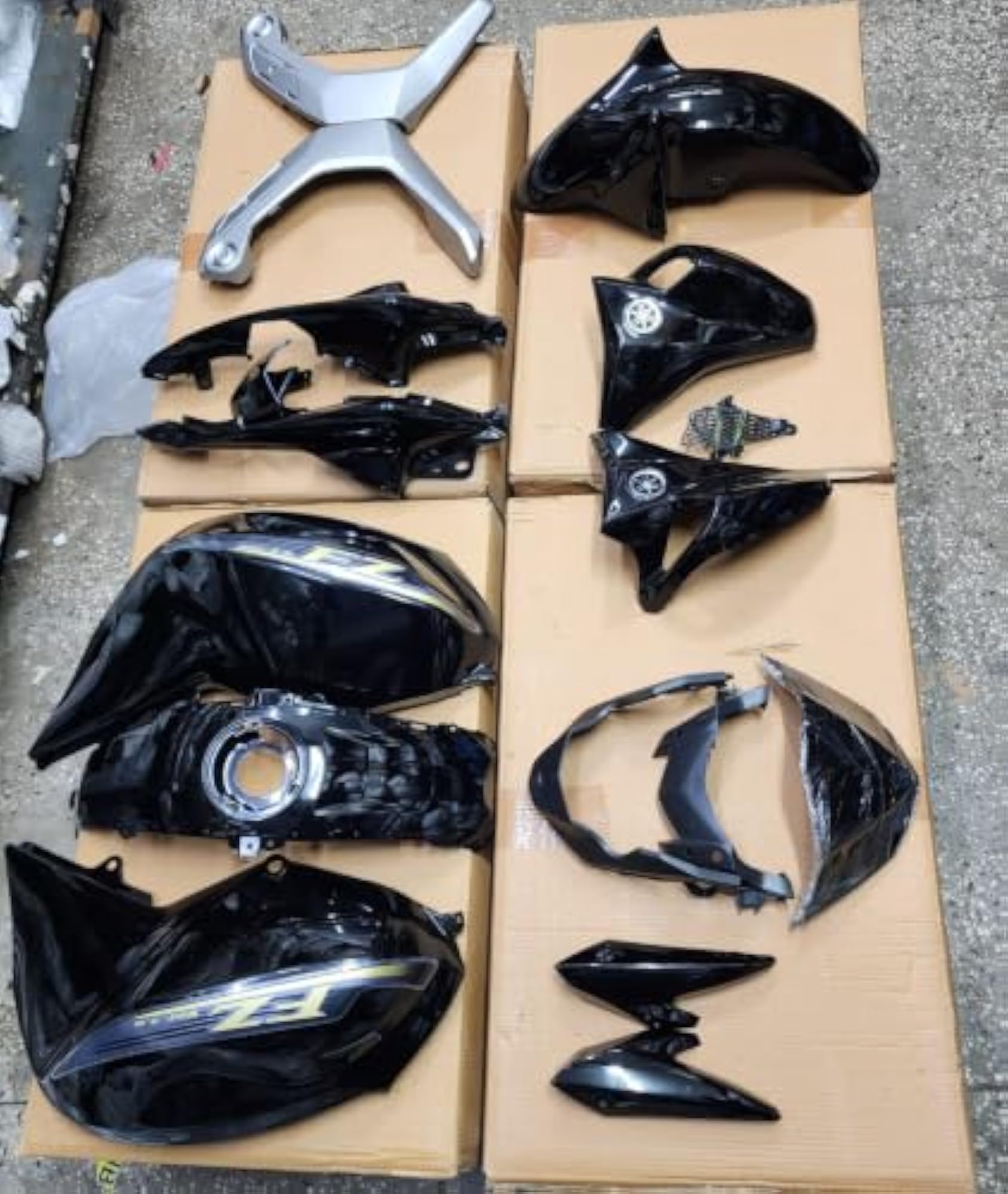 Motorcycle Full Body Panel Kit Suitable for FZ V2, Complete ABS Body Panel Kit