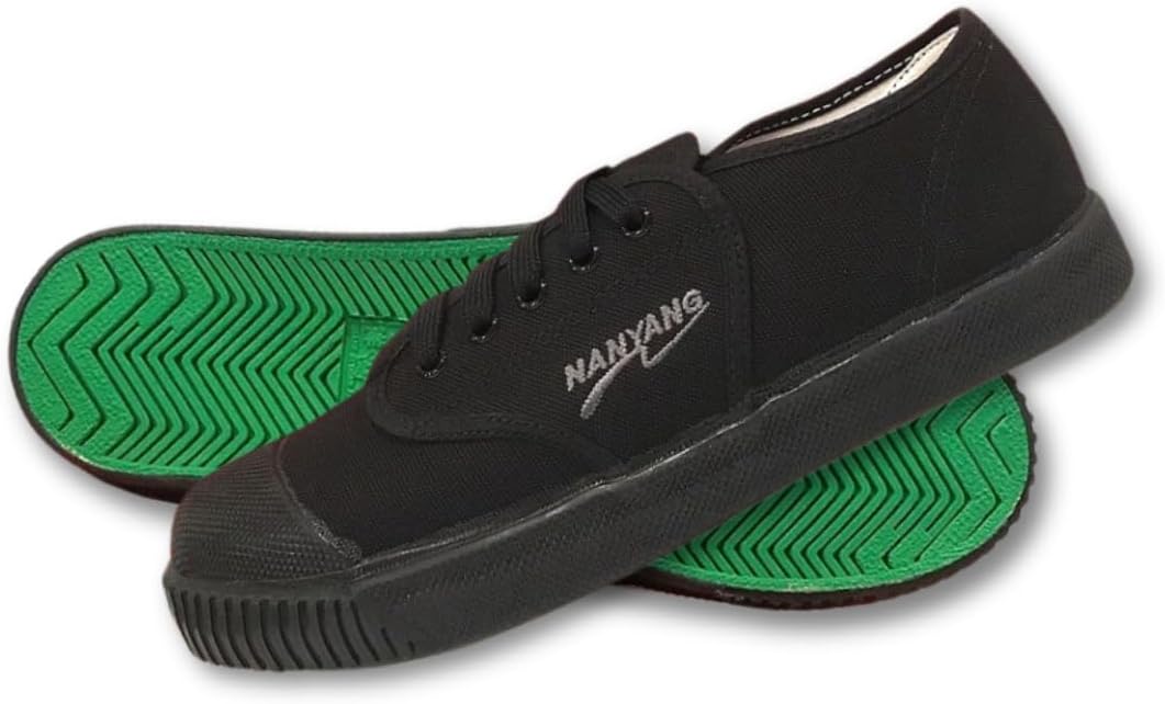 Sport Shoe Thai Takraw Futsal - Green Rubber Sole, 100% Natural Rubber, World-Class Performance for Sepak Takraw