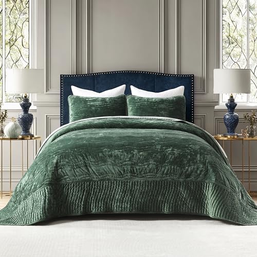 Image of Velvet Oversized King Quilt Set, California King Comforter Set Emerald Green Bedding Set (118 inch*118 inch) with 2 Pillow Shams, Luxurious Quilt Set,All-Season 3 Pieces