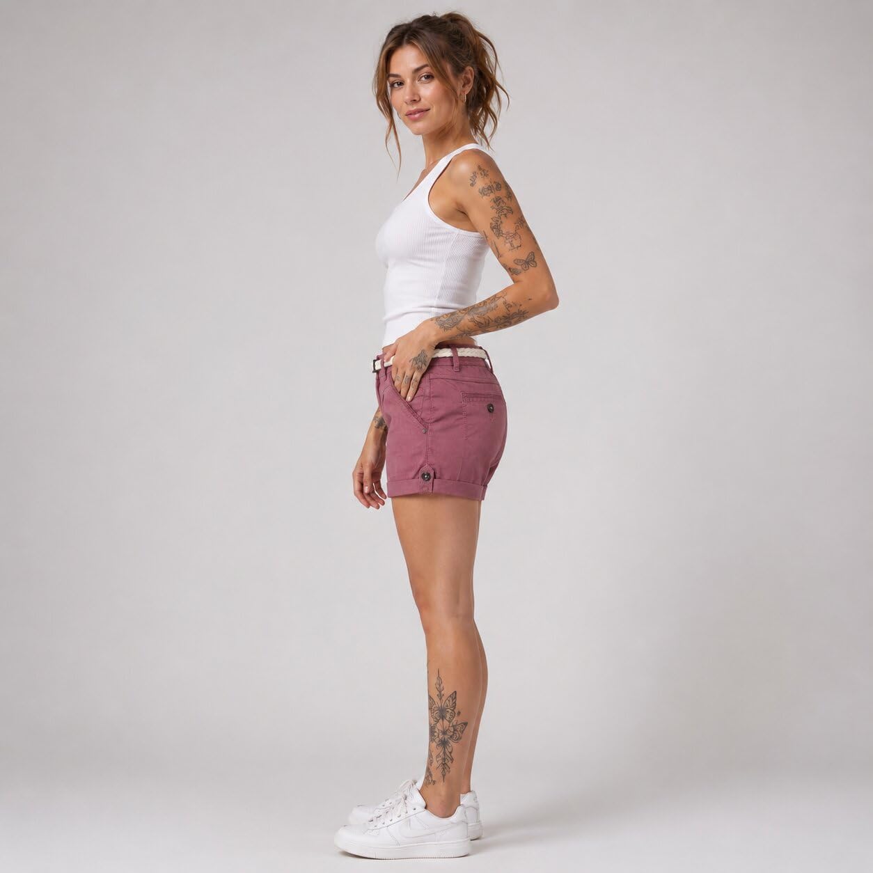 Sublevel Damen Hotpants mit Flechtgürtel Shorts kurz Sommer Freizeithose bequem Basic Casual Kurze Stoffhose Urlaub Strand