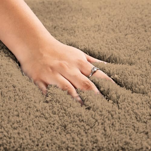 Image of LUXE HOME INTERNATIONAL Microfiber Rectangular Home Bath Mat Super Soft Non Slip Vegas Mats for Bathroom, Kitchen, Bedroom, and Door (40X60 Cm, Gold) Pack of 1