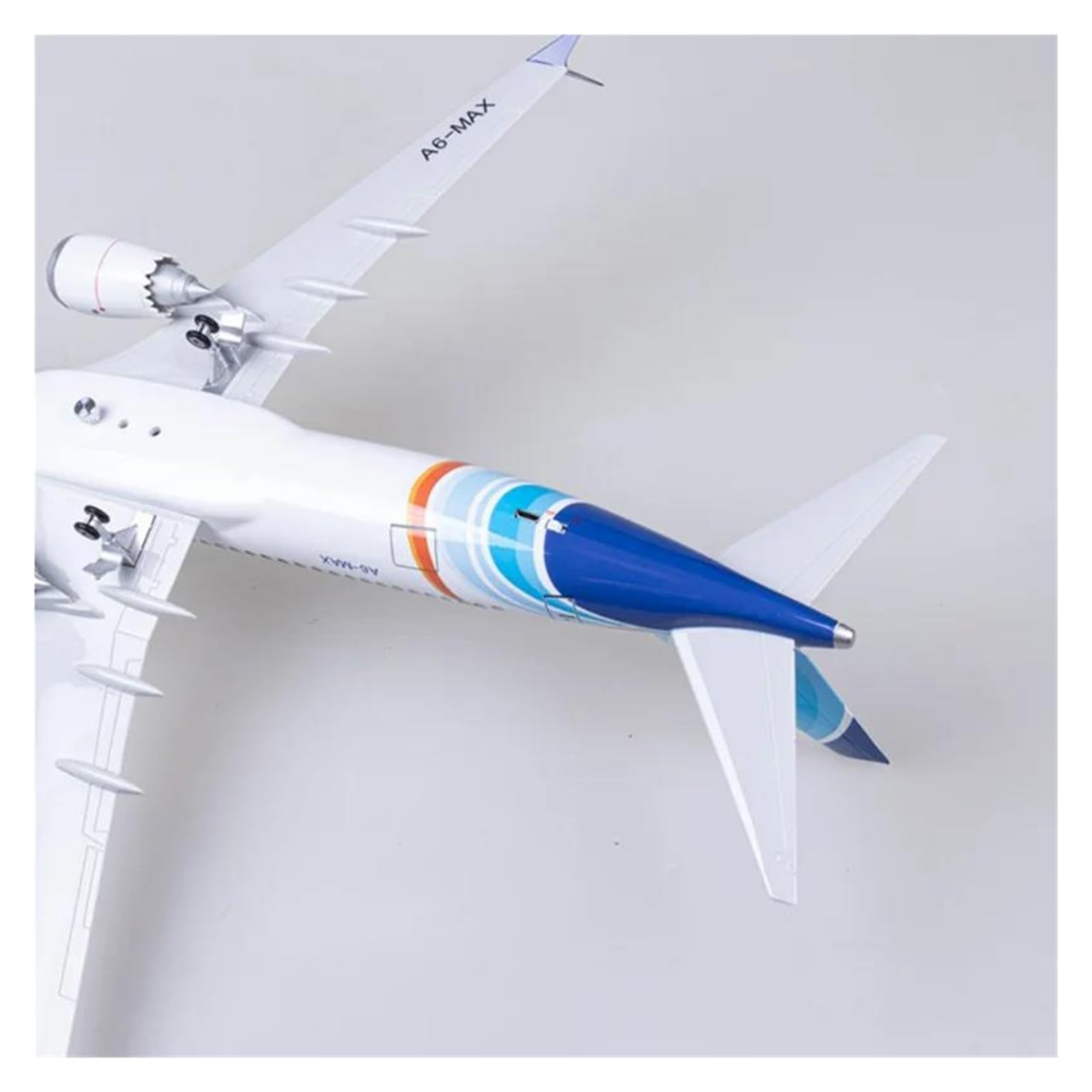 Amazon.co.jp: 飛行機 模型 完成品 1:85 フライドバイ航空 B737 MAX