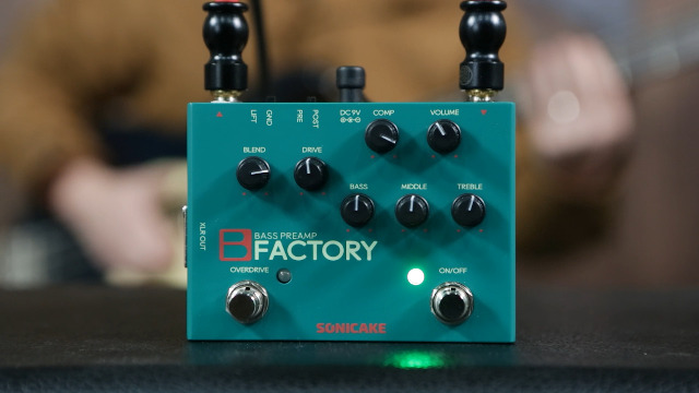SONICAKE Pedale per basso con overdrive Preamp analogico Pedale