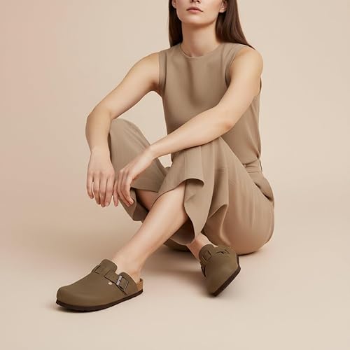 Miniatura 7 de CUSHIONAIRE - Zuecos Hana para mujer, cómodos zuecos de gamuza vegana, zapatos sin cordones con plantilla de corcho y soporte de arco, espuma