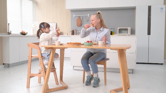 Amazon | YOLEO キッズチェア 子供 ハイチェア 子供用 ダイニング 椅子