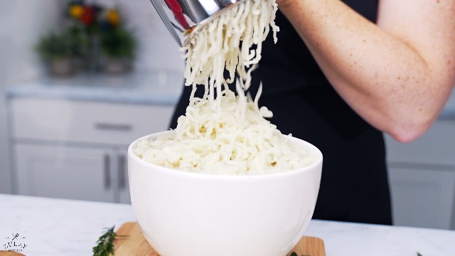 Zulay Kitchen Premium Large 15oz Potato Ricer With 3 Interchangeable Discs, Heavy Duty Professional Stainless Steel Potato Masher and Ricer Kitchen Tool, Press and Mash Kitchen Gadget