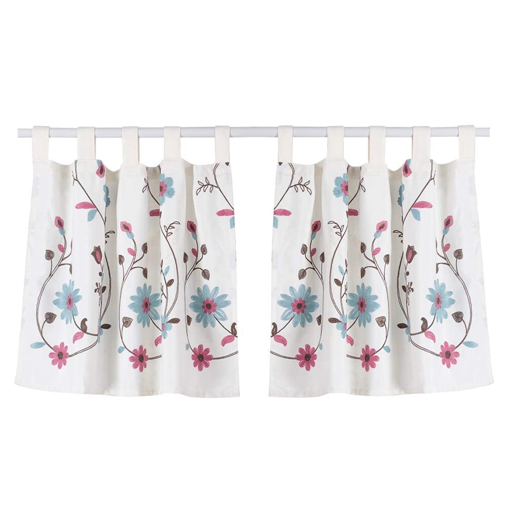 Cortinas cortas blancas de estilo rústico para transformar la luz de tu cocina o café