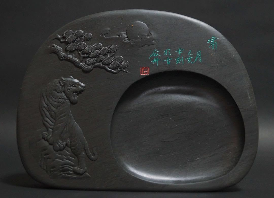 印籠 柘植 瓢箪(ひようたん) カバ牙の頭部と猿の彫刻付き 黄楊