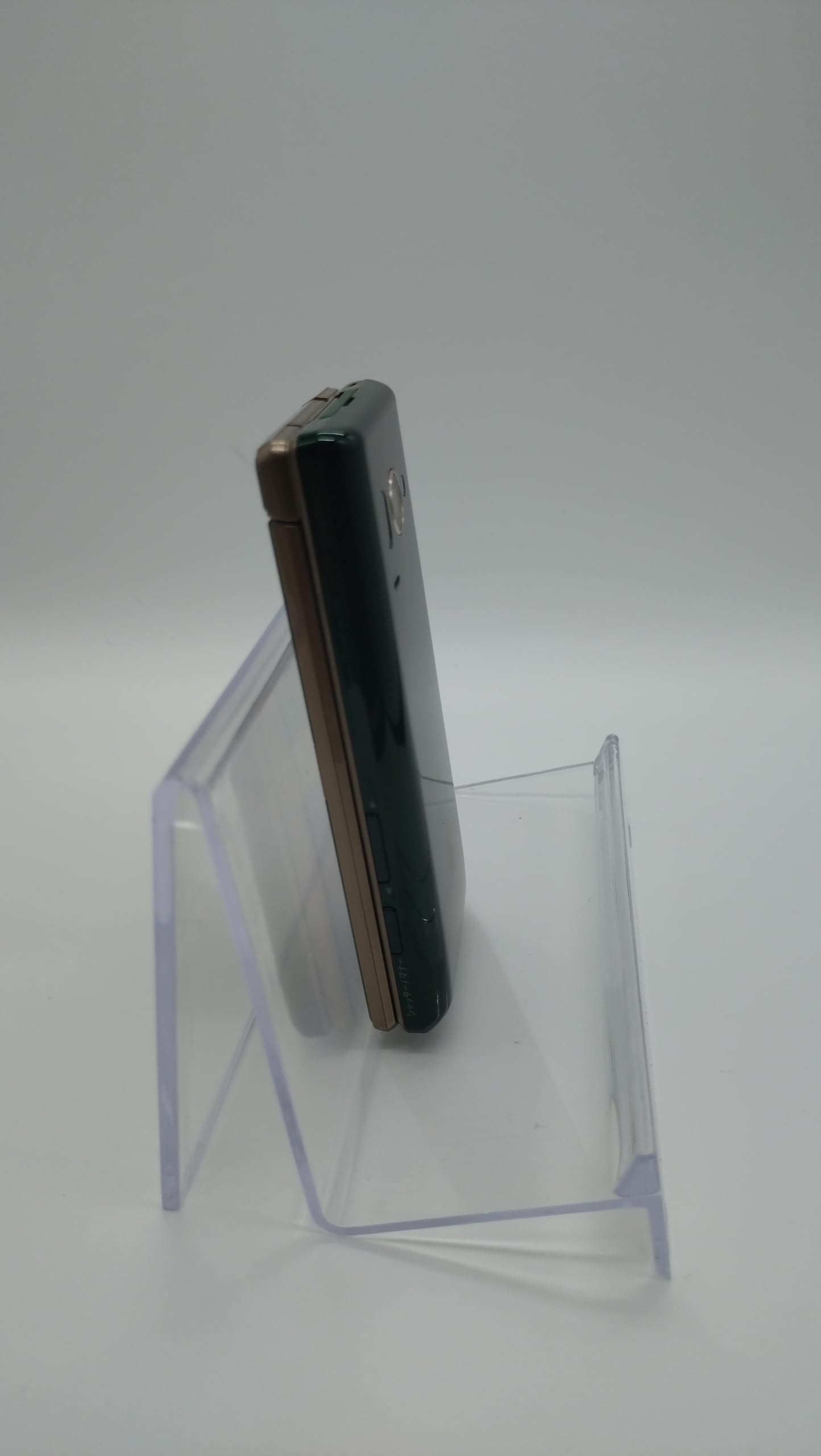 au AQUOS ケータイ SHF33 グリーン ガラケー 本体 動作品　箱付き Amazon | au AQUOS K SHF33 ロイヤルグリーン 白ロム | シャープ(SHARP