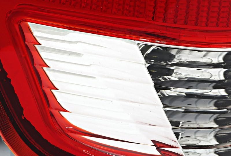 For Nissan Titan Outer Tail Light 2004 2005 2006 2007 2008 2009 2010 2011 2012 2013 Driver and Passenger Side Taillamp Assembly Replacement