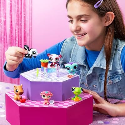 Littlest Pet Shop - Pet Surprise 3-Pack - Series 3, Gen 7 Authentic LPS Bobble Head Toy Figure, Collectible Toy Animal, Ages 4+
