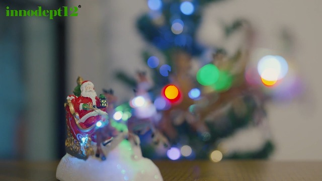 innodept12 Christmas Winter Santa's Sleigh with 8 Reindeers