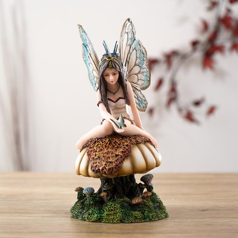 Pacific Giftware Schmetterlingsfee auf Pilzstatue, 21 cm, Fantasy-Figur mit zarten Flügeln und Schmetterlings-Details und Pilzsockel für Innen- und Außenbereich, Gartendekoration