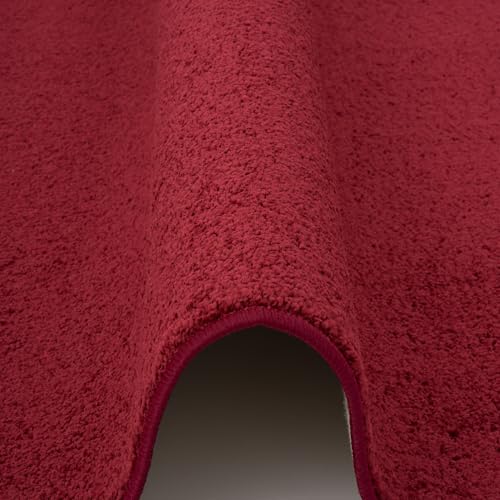 Tapis rond d'exception rouge vin à poils longs douceur et design - 5