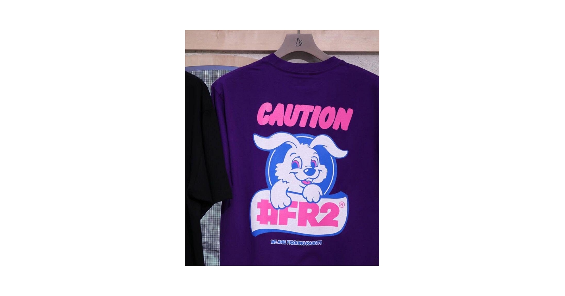 Amazon.co.jp: FR2撫子 CAUTION Rabbit Tシャ Lサイズ紫