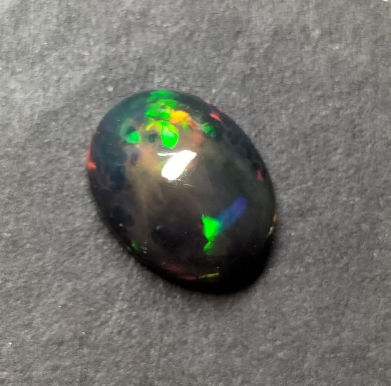Opale éthiopienne noire AAA pour création de bijoux d'exception