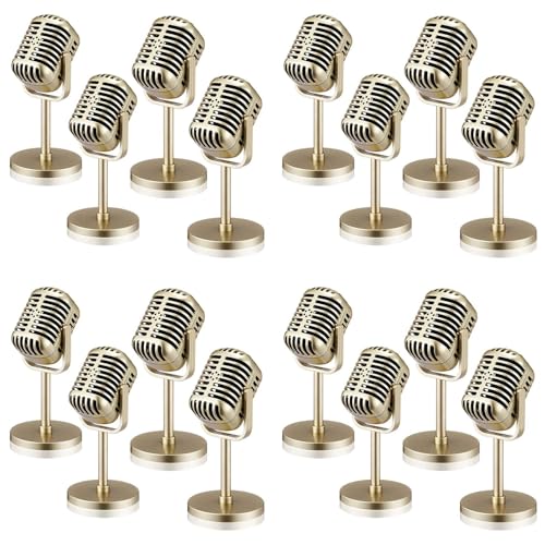 Microphone vintage doré pour créer une ambiance de scène rétro