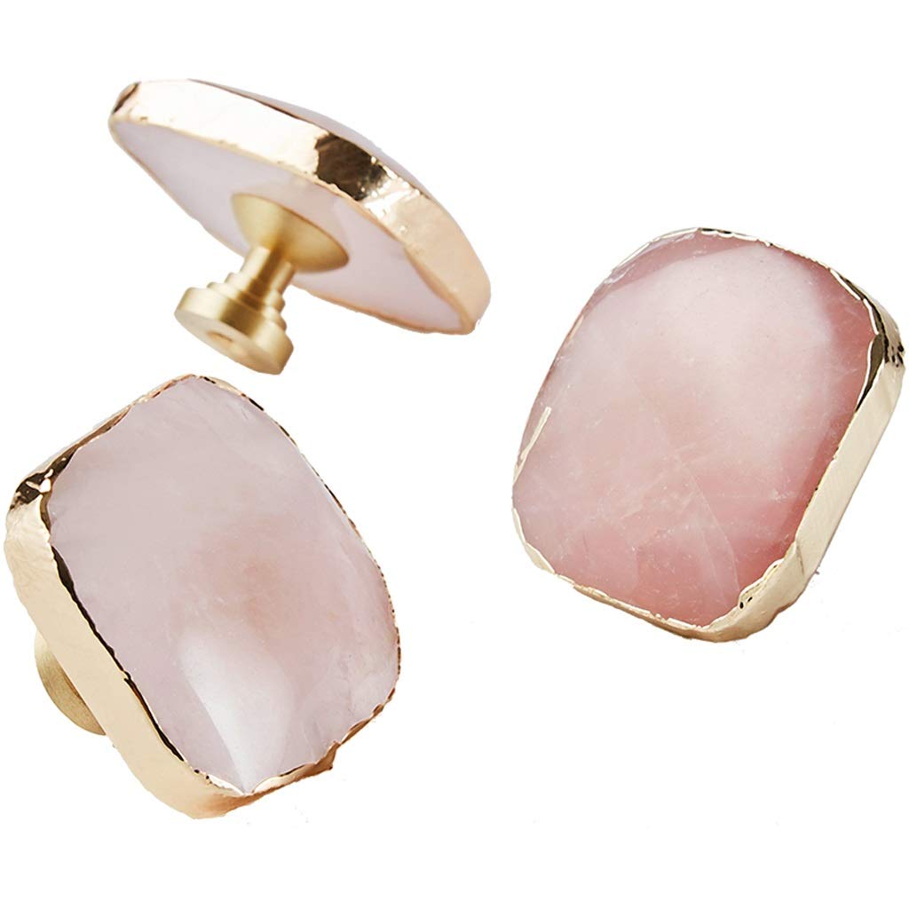 Poignée tiroir cristal rose pour relooker une commode de chambre
