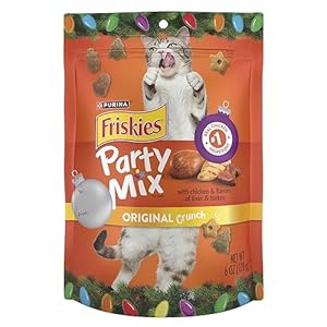 Friskies Party Mix Holiday Cat Treats Original Crunch Holiday Shapes – 6 oz. Pouch