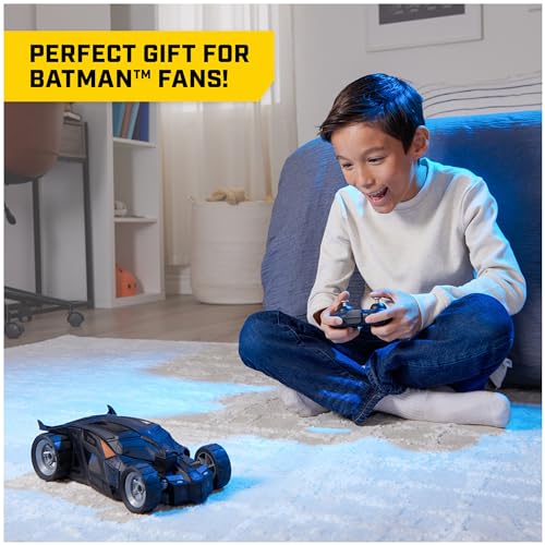 DC Comics Batman Batmobile with Remote Control (2.4GHz), Easy to Drive, Compatible with Batman 10cm Figures, with Batman Figure, Scale 1:20, Age 4+