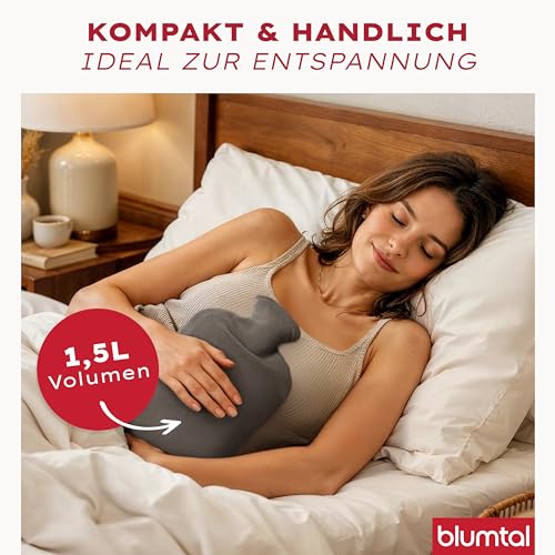 Blumtal Premium Wärmflasche mit Bezug Fleece - Wärmeflasche aus verwendungssicherem Naturkautschuk mit Fleecebezug - auslaufsichere Bettflasche - beruhigend & wärmend - flauschige Wärmflasche Rot