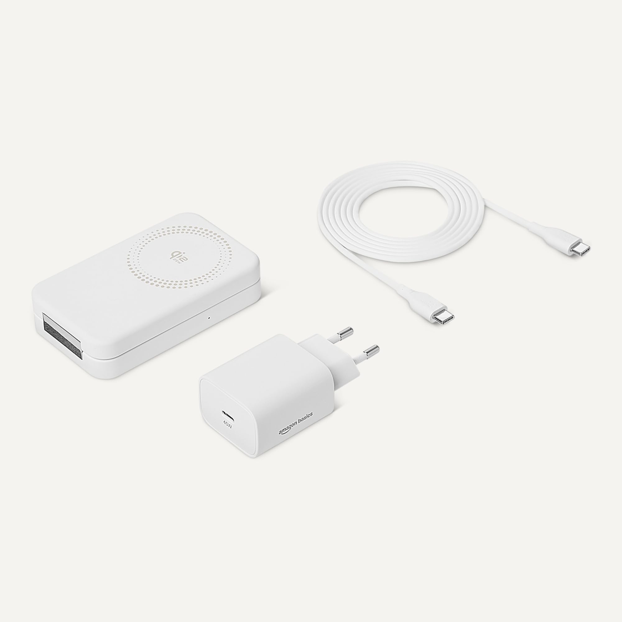 Amazon Basics - Stazione Ricarica Wireless 2in1 Certificata Qi2.2 Compatibile MagSafe, Ricarica Rapida 25W Max Supporto Pieghevole per iPhone 17/16/15/14/13/12, AirPods con Adattatore 45W Max Bianco