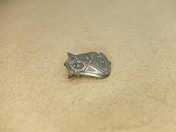 ●バッジ バッチ ピン ピンバッジ 校章 記章 徽章 聖心女子学院 シルバー Yahoo!オークション -「聖心女子 校章」の落札相場・落札価格