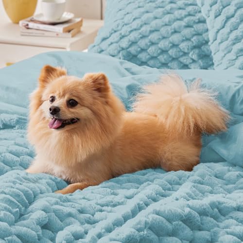 BEDELITE Fluffy King Size Comforter Set - Dusty Blue Fleece Soft Comforter for King Size Bed, Luxury Warm Bedding Set for Winter, Fuzzy Bed Set 3 Pieces (1 Comforter, 2 Pillowcases)
