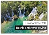 Aimant puissant à l'arrière Vue aérienne de la cascade de Kravica en Bosnie-Herzégovine. La cascade de Kravica est une perle du paysage herzégovinien. C\'est une beauté naturelle unique dans la rivière Trebizat. Oasis, aimant de
