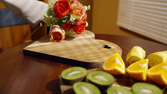 Tabla de cortar en forma de corazón de madera de acacia miniatura 7