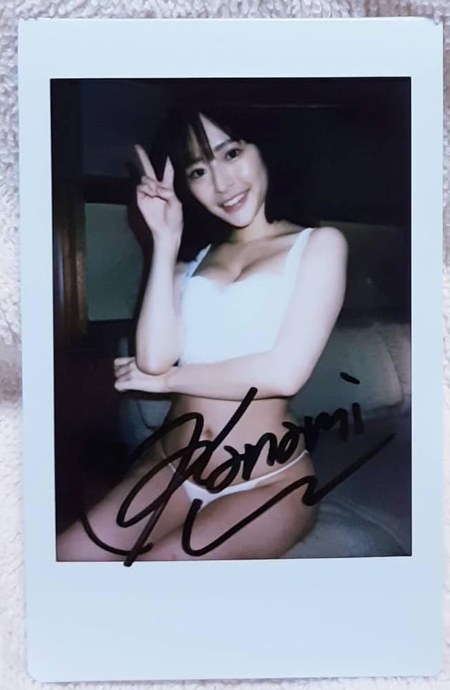 高崎かなみの直筆サイン入りチェキ Amazon.co.jp: 高崎かなみの直筆サイン入りチェキ : おもちゃ