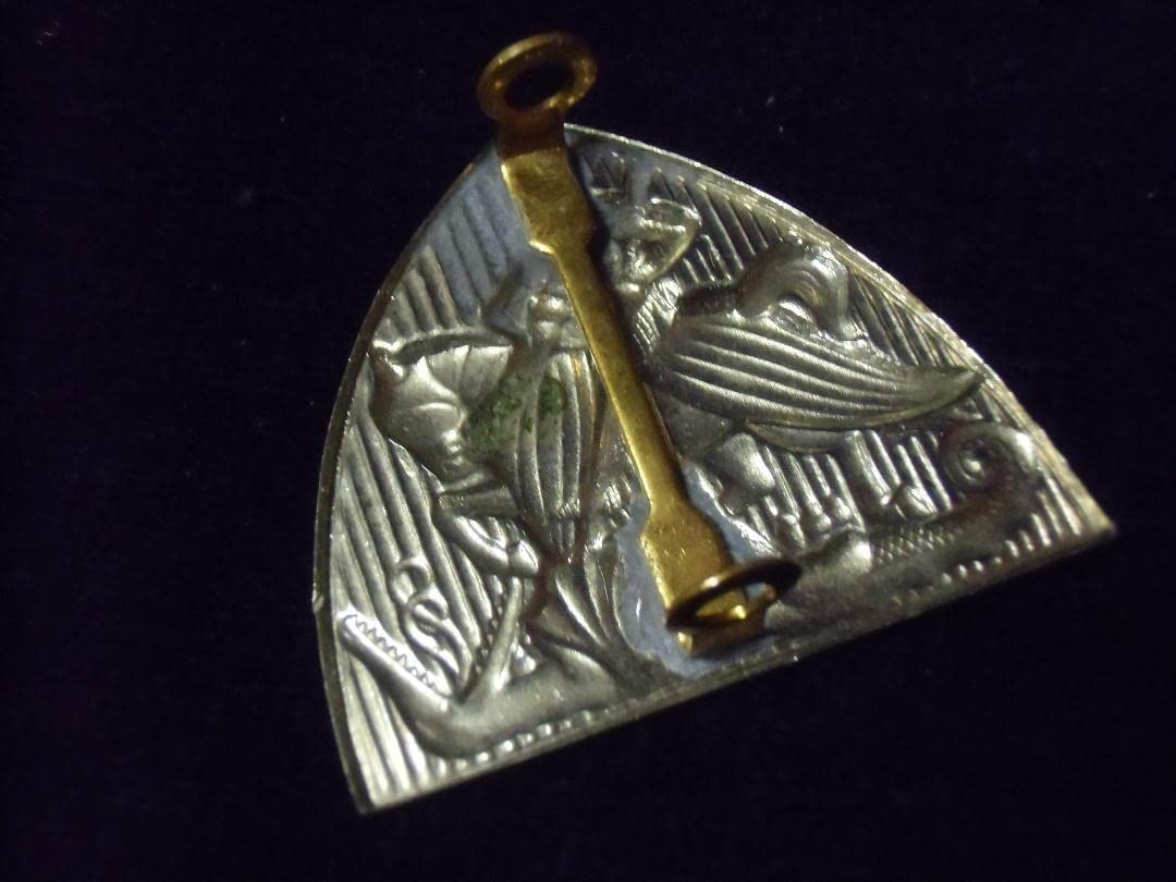 ＮＥオランダ軍/海軍＊ヴァン シッツァマの軽騎兵連隊バッジ１stモデル（実物） Amazon | NEオランダ軍海軍＊ヴァン シッツァマの軽騎兵連隊バッジ