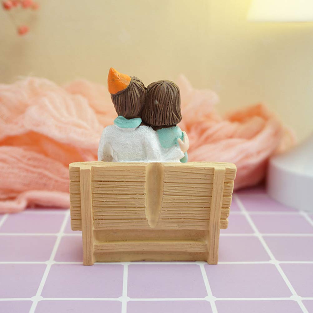 Résine Couple Cake Topper Miniature Couple Figurines Amant sur Banc Statue Figure Fée Jardin Ornement pour Dollhouse Micro Paysage Bonsaï Décor