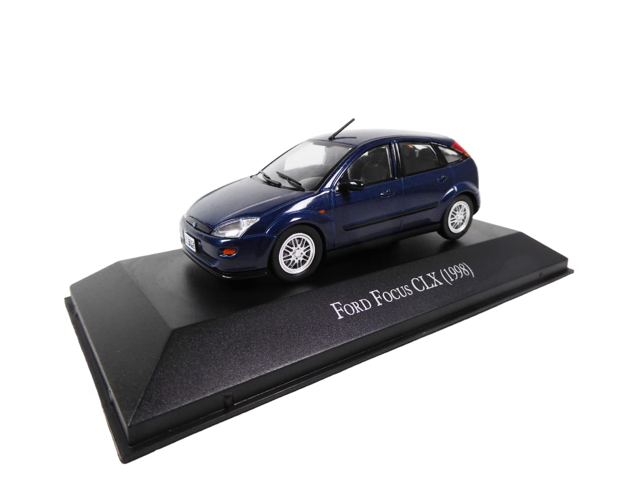 OPO 10 - Coche Ford Focus CLX 1998 - Salvat 1/43 - AR57