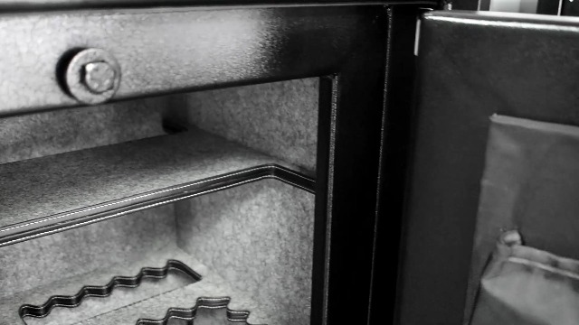 Kodiak Gun Safe for Rifles & Pistols, KBX5622 by Rhino Metals with