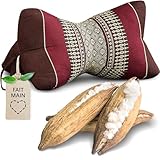 NATURELS ET DURABLES : les coussins de soutien livasia sont garnis de kapok pur non traité. Le duvet végétal sauvage est récolté respectueusement à la main et contribue à une forêt vierge saine. La housse en coton robuste rend le coussin résistant et lui confère une grande longévité. Grâce aux matériaux végétaux naturels, le coussin est vegan. Les coussins sont fabriqués main en Thaïlande dans des entreprises familiales, sans intermédiaire.