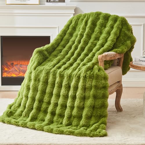 EMME Couverture en fausse fourrure pour lit simple - Vert foncé - Couverture confortable à grosses bulles pour canapé - Couverture en peluche épaisse à poils longs - 152,4 x 203,2 cm