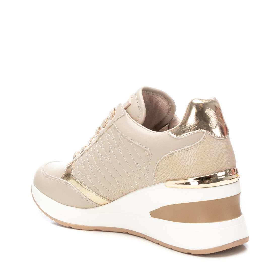 XTI - Sneakers Kobiety - Wygodne i wszechstronne obuwie – moda casualowa
